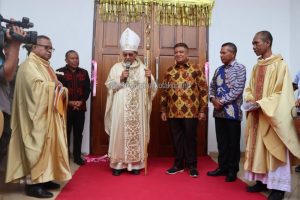 PJ. WALI KOTA KUPANG RESMIKAN GEREJA KATOLIK MBR KUASAET-PETUK