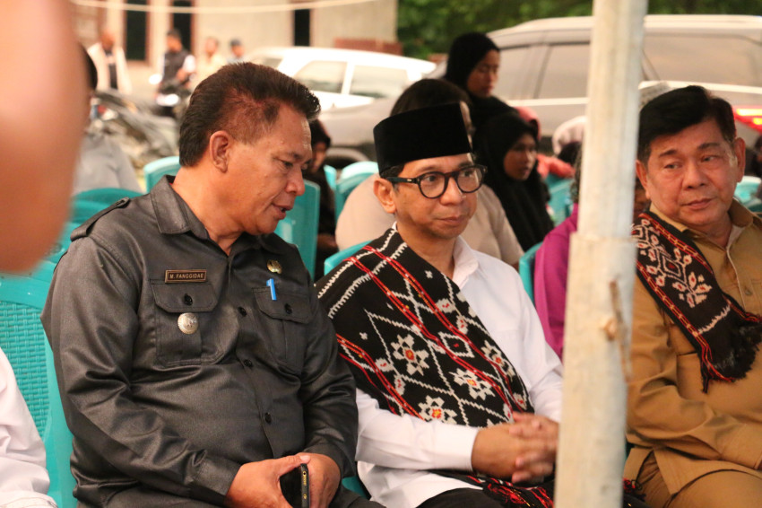 Pj. Gubernur NTT Buka Bersama di Masjid Al Muhajirin Oeteta, Kabupaten Kupang