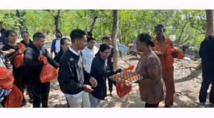 Atlet Kempo NTT Berbagi Kasih di Kampung Pemulung ‘Aku Ada’ bersama Sensei George Hadjoh